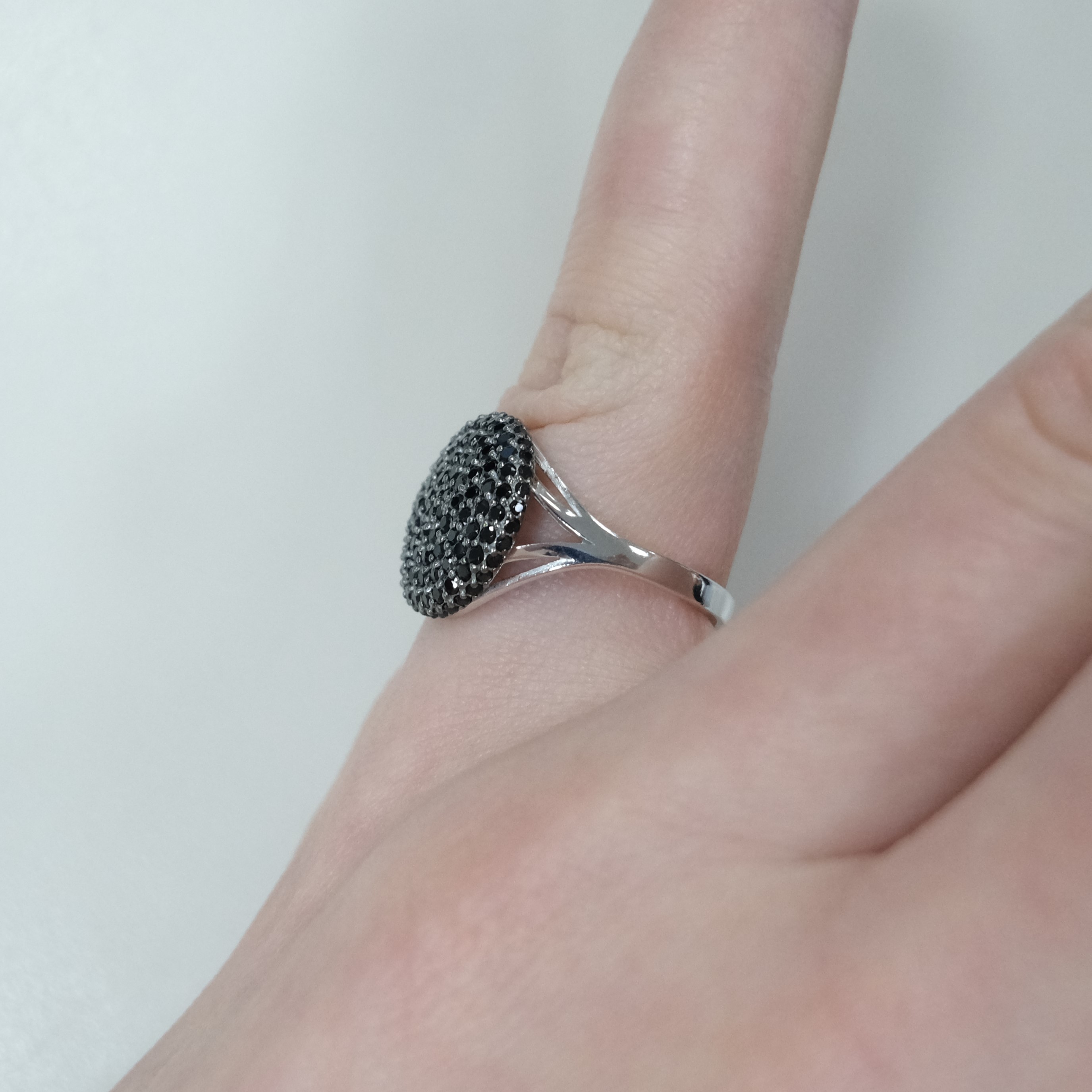 Серебряное кольцо со шпинелью